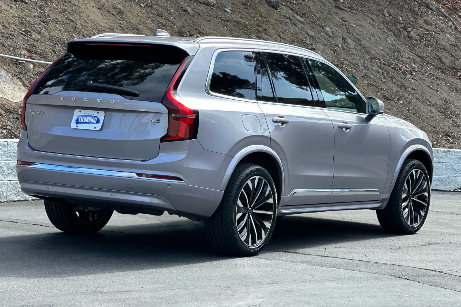 New 2026 Volvo XC90 B6 Core image 5