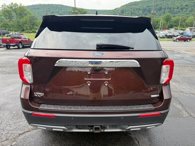 Used 2020 Ford Explorer XLT w/ Equipment Group 202A AWD/4WD image 4