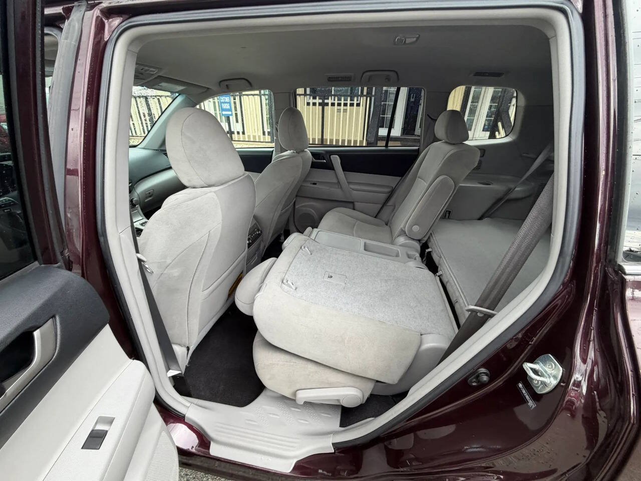 Used 2013 Toyota Highlander Plus AWD/4WD image 18
