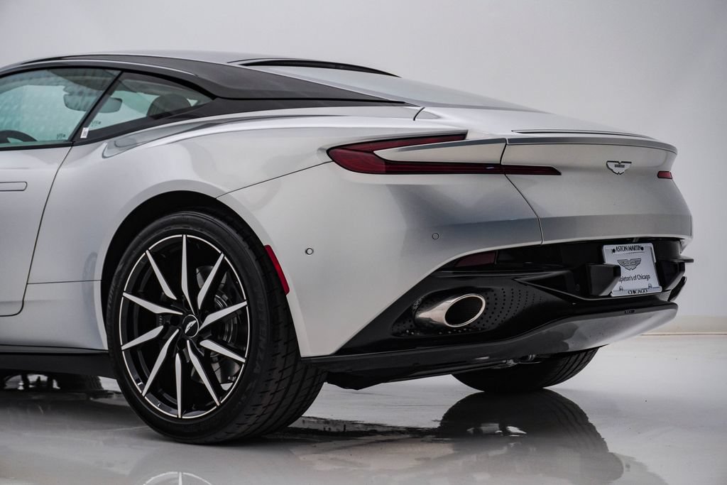Used 2017 Aston Martin DB11 V12 RWD image 11