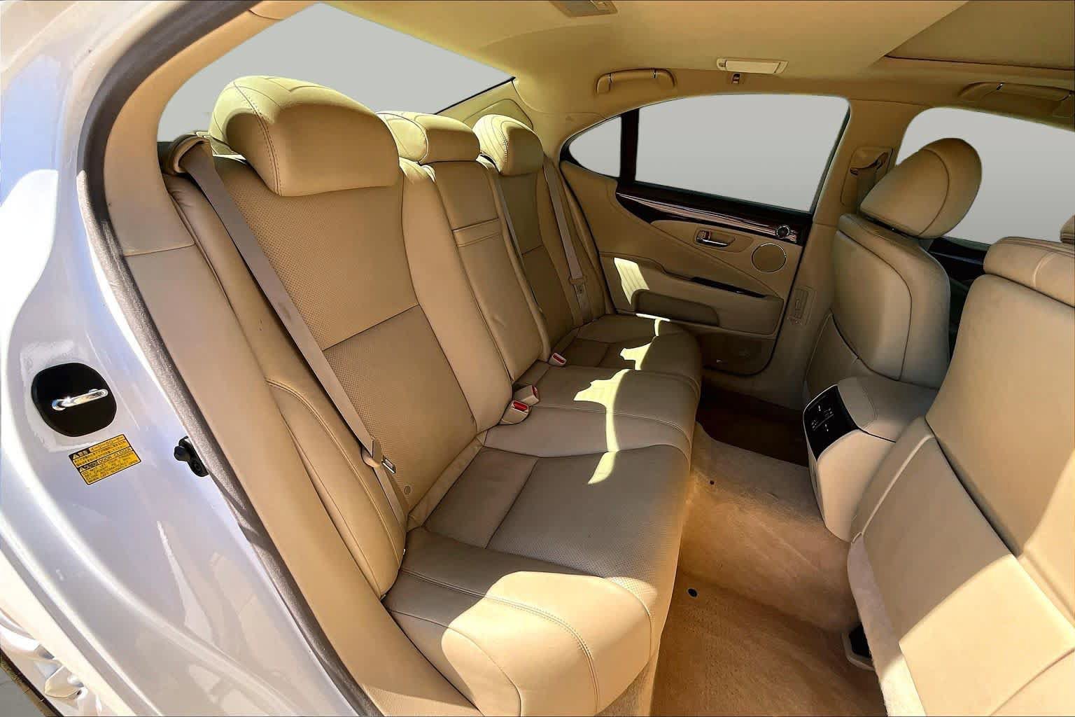Used 2008 Lexus LS 460 RWD image 18