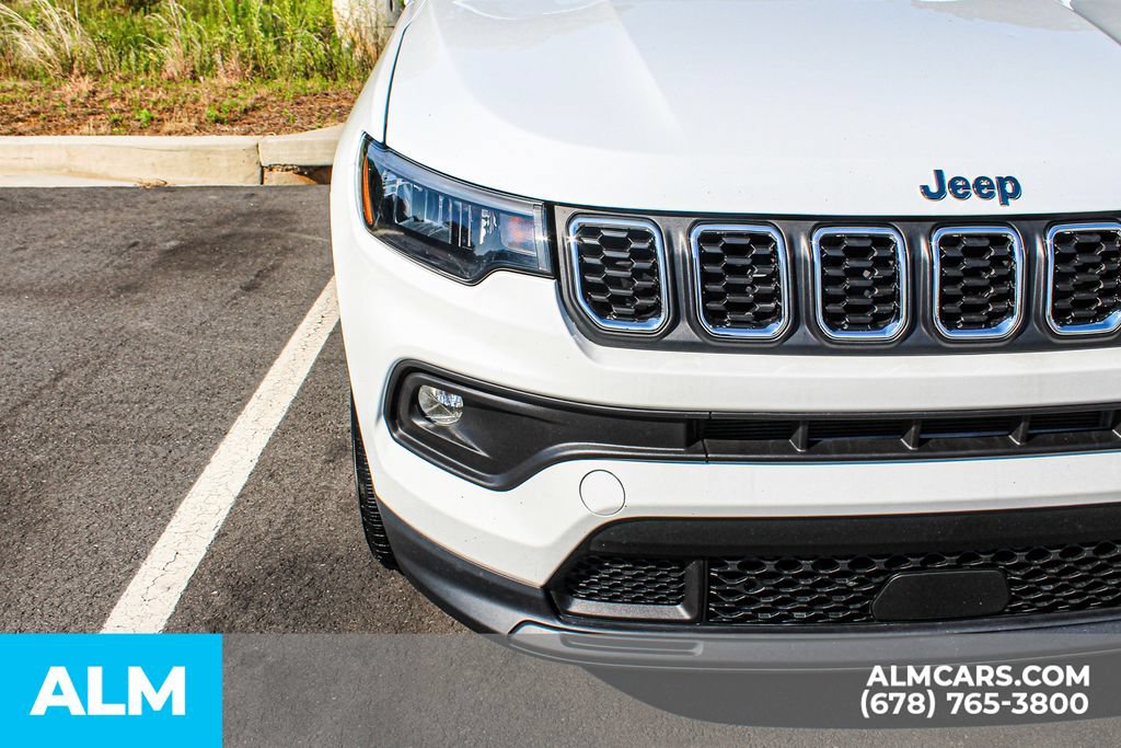 Used 2024 Jeep Compass Latitude AWD/4WD image 11