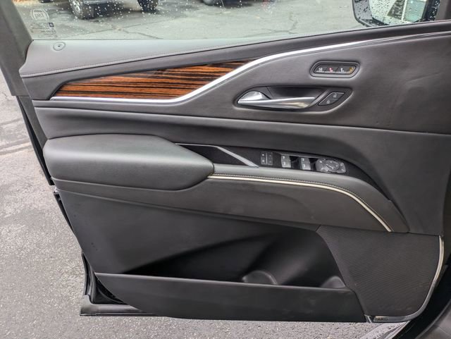 Used 2021 Cadillac Escalade ESV Premium Luxury image 11