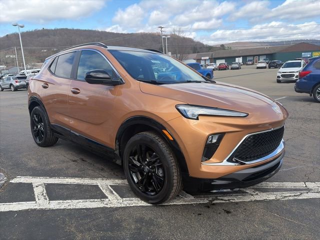 Used 2024 Buick Encore GX Sport Touring w/ Black Roof Package image 3