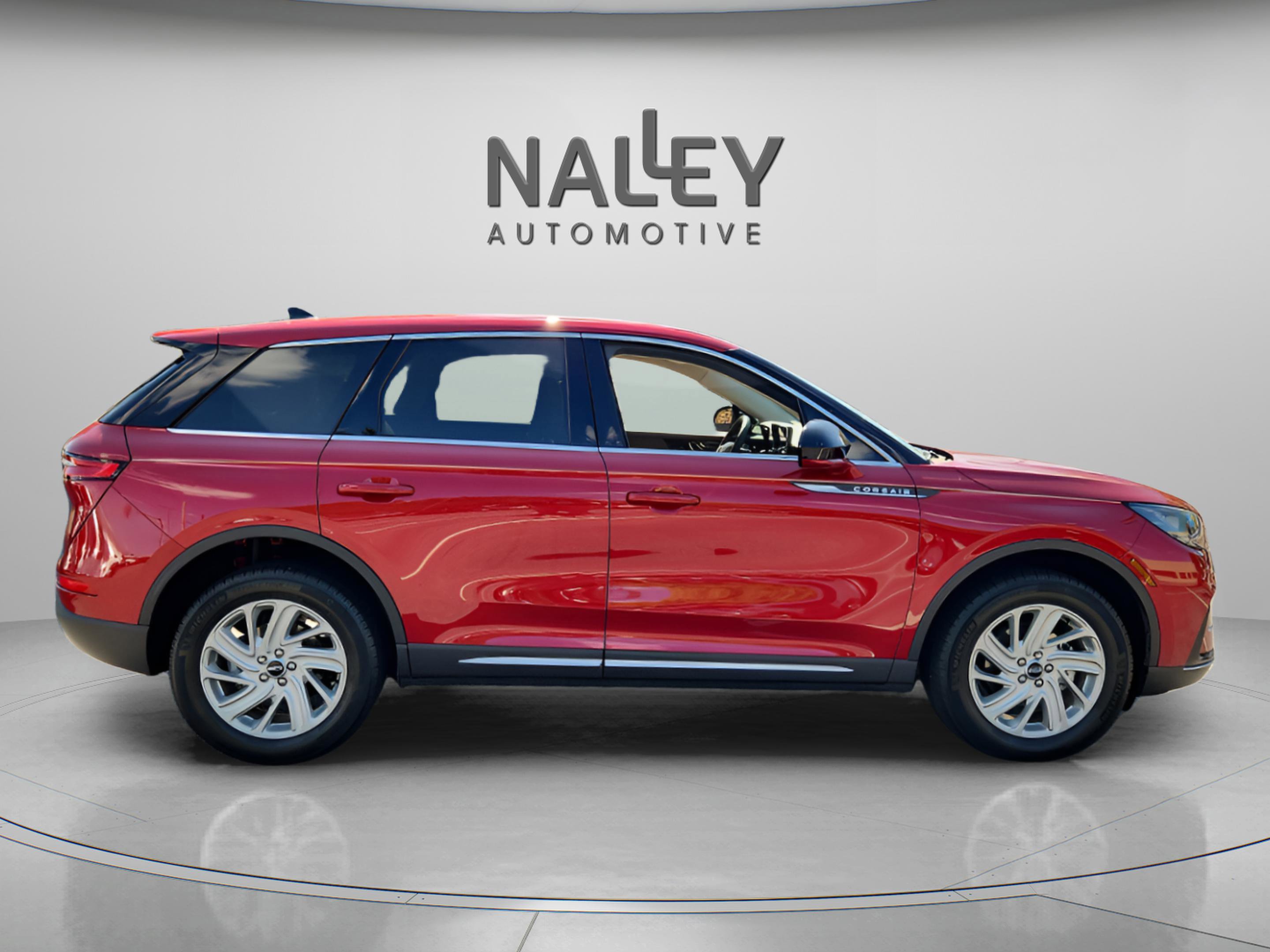 Used 2023 Lincoln Corsair Standard image 6