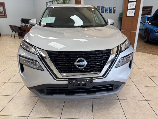 Used 2022 Nissan Rogue SV AWD/4WD image 2