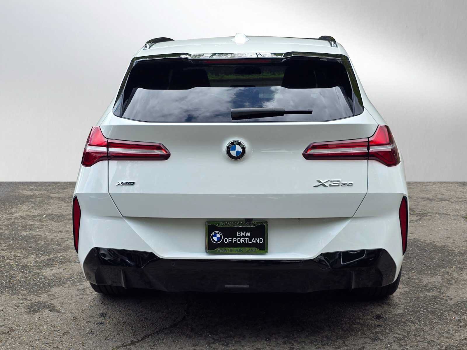 Used 2025 BMW X3 xDrive30i w/ Premium Package AWD/4WD image 4