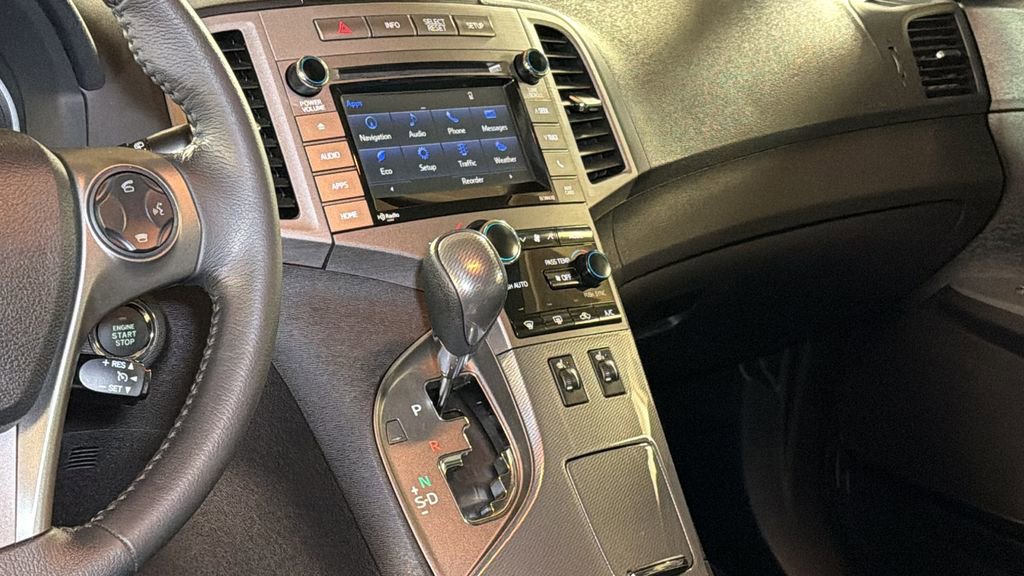 Used 2015 Toyota Venza XLE image 17