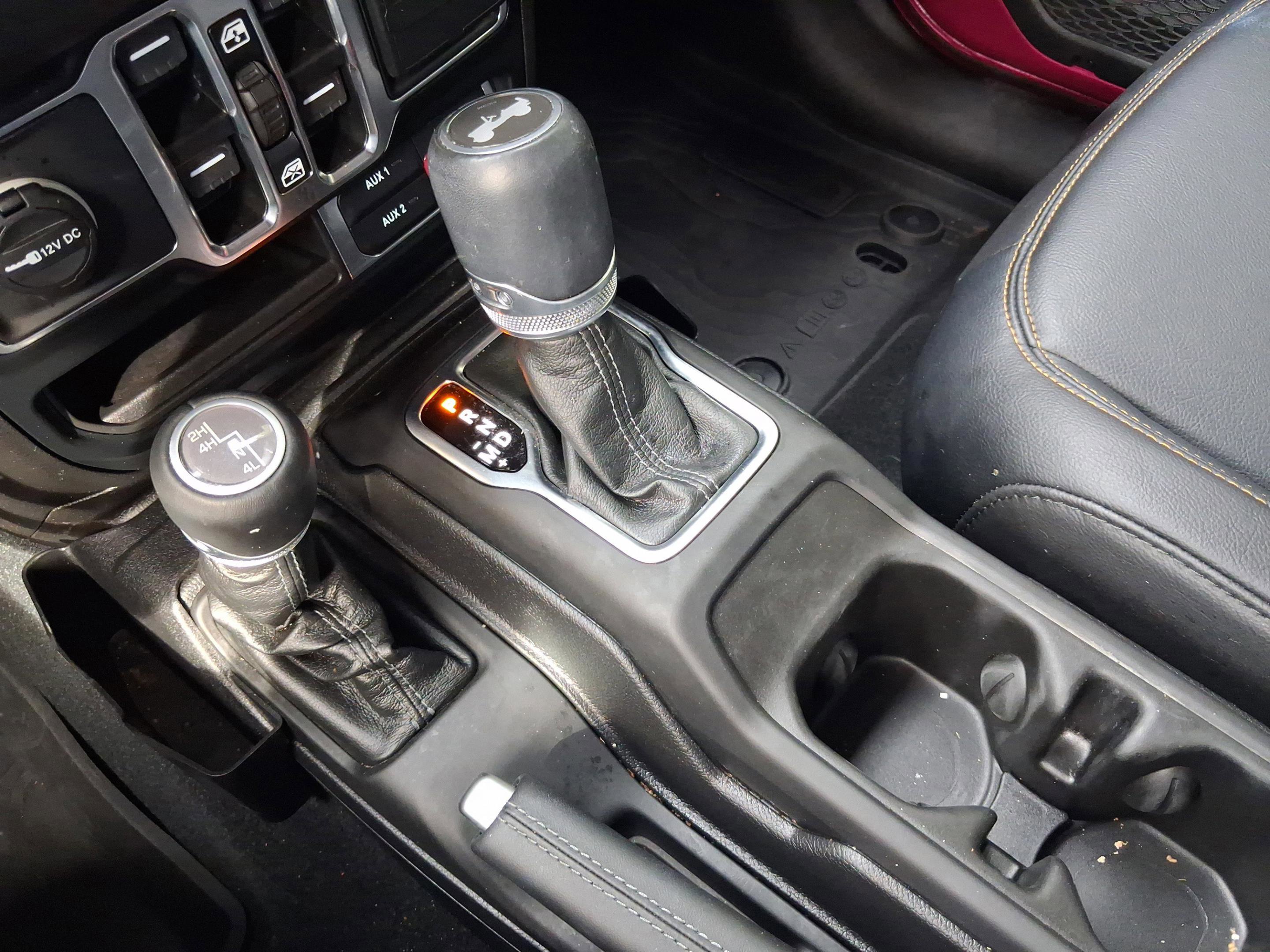 Used 2024 Jeep Wrangler Sahara w/ Technology Group AWD/4WD image 21