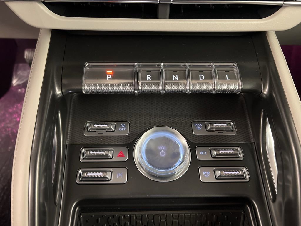 Used 2026 Lincoln Nautilus Premier image 16