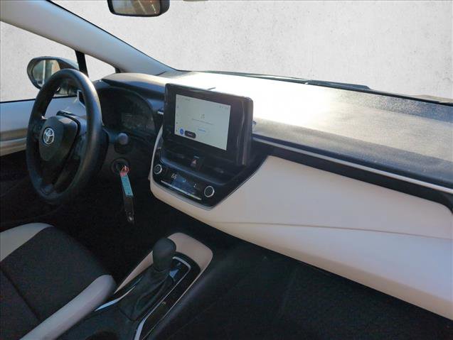 Used 2025 Toyota Corolla LE image 23