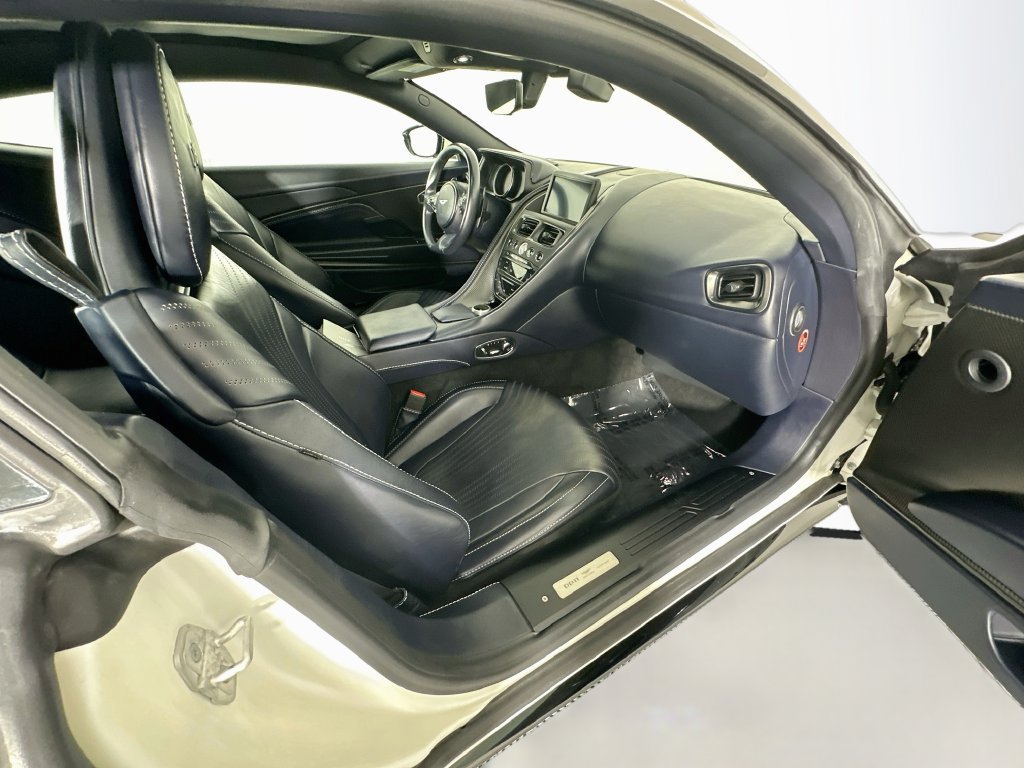 Used 2018 Aston Martin DB11 V12 RWD image 28