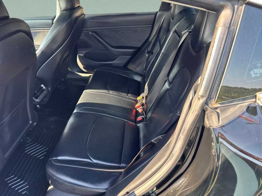 Used 2018 Tesla Model 3 Long Range RWD image 11