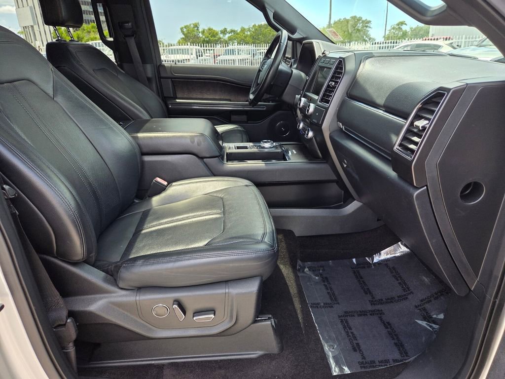 Used 2018 Ford Expedition Limited w/ Equipment Group 301A RWD image 16