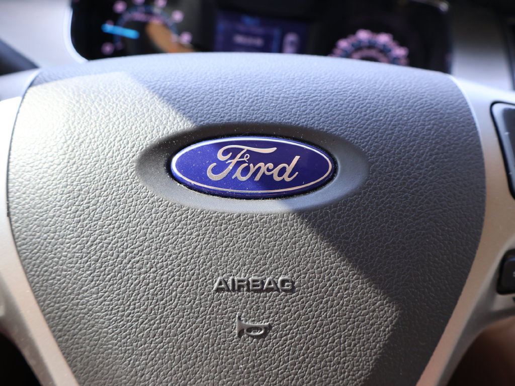 Used 2017 Ford Taurus SEL FWD image 25