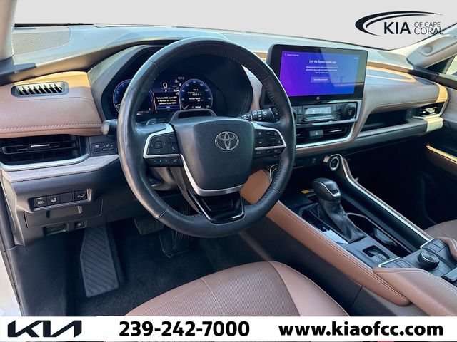 Used 2024 Toyota Grand Highlander AWD image 28