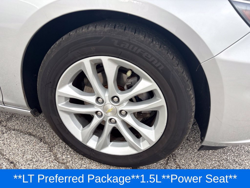 Used 2017 Chevrolet Malibu LT FWD image 28