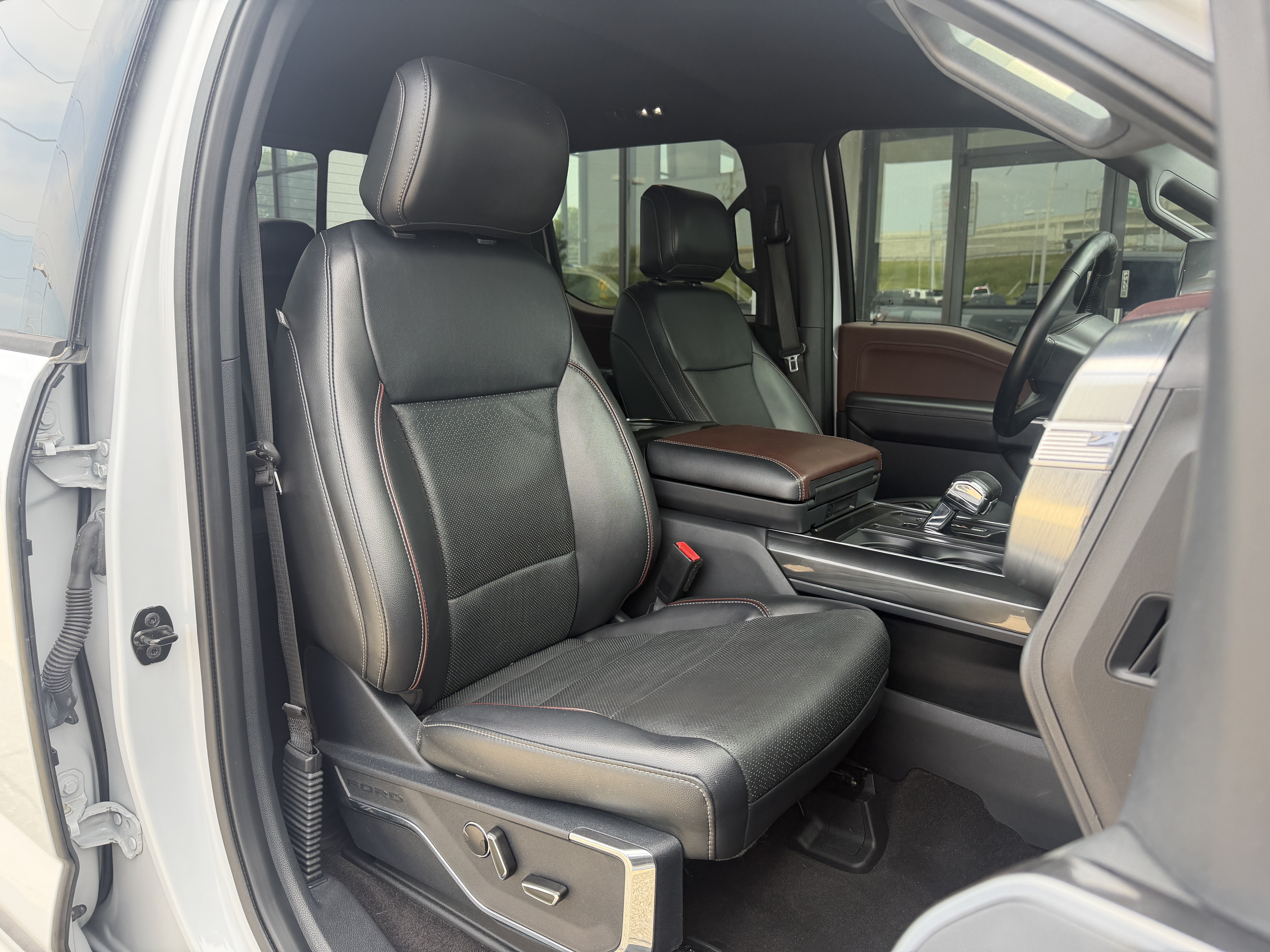 Used 2021 Ford F150 Lariat AWD/4WD image 24