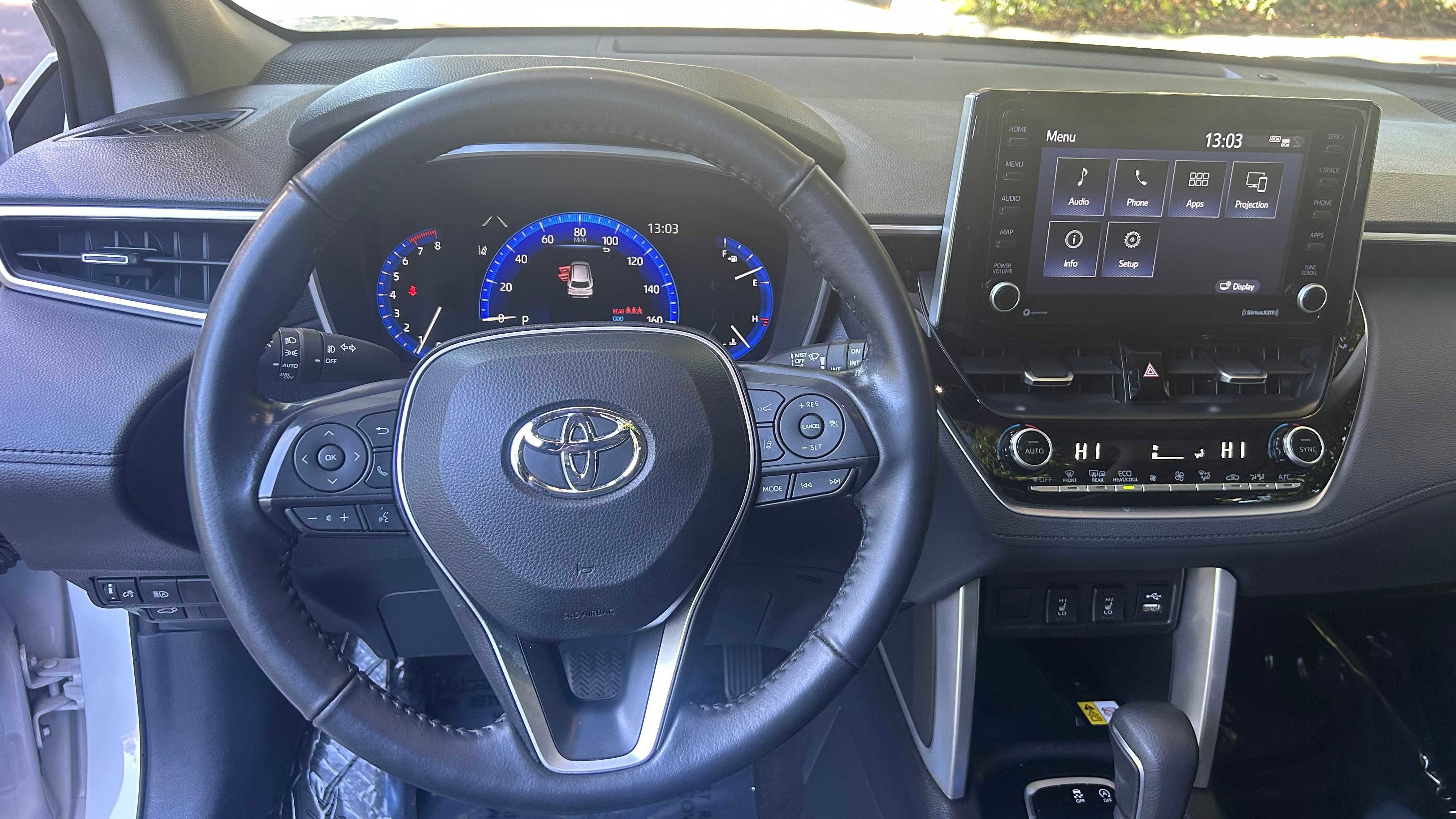 Used 2022 Toyota Corolla Cross XLE image 13