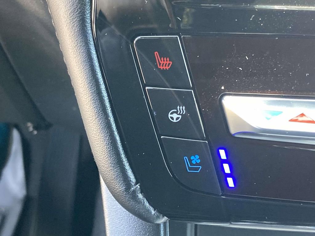 Used 2023 Ford Explorer Platinum w/ Technology Package AWD/4WD image 26