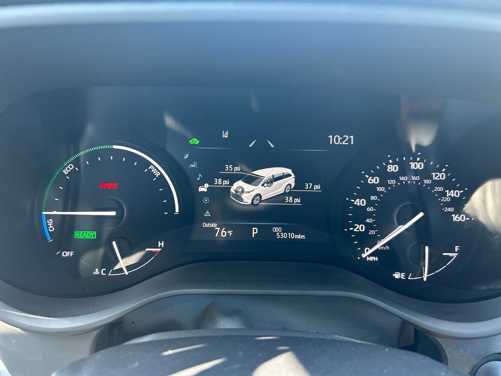 Used 2025 Toyota Sienna XLE FWD image 38