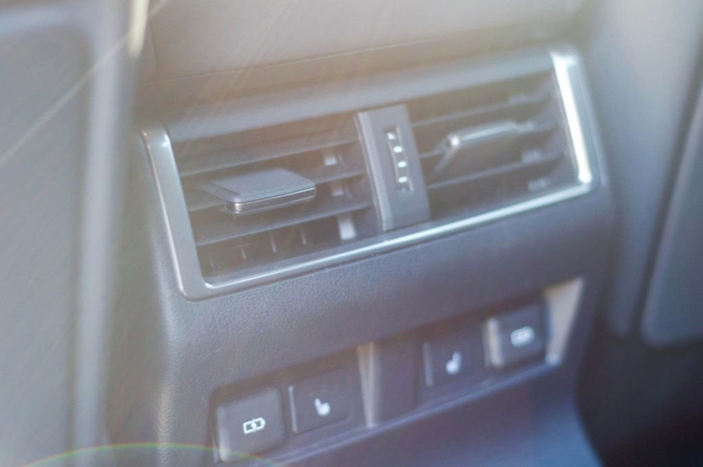 Used 2024 Lexus GX 550 image 46