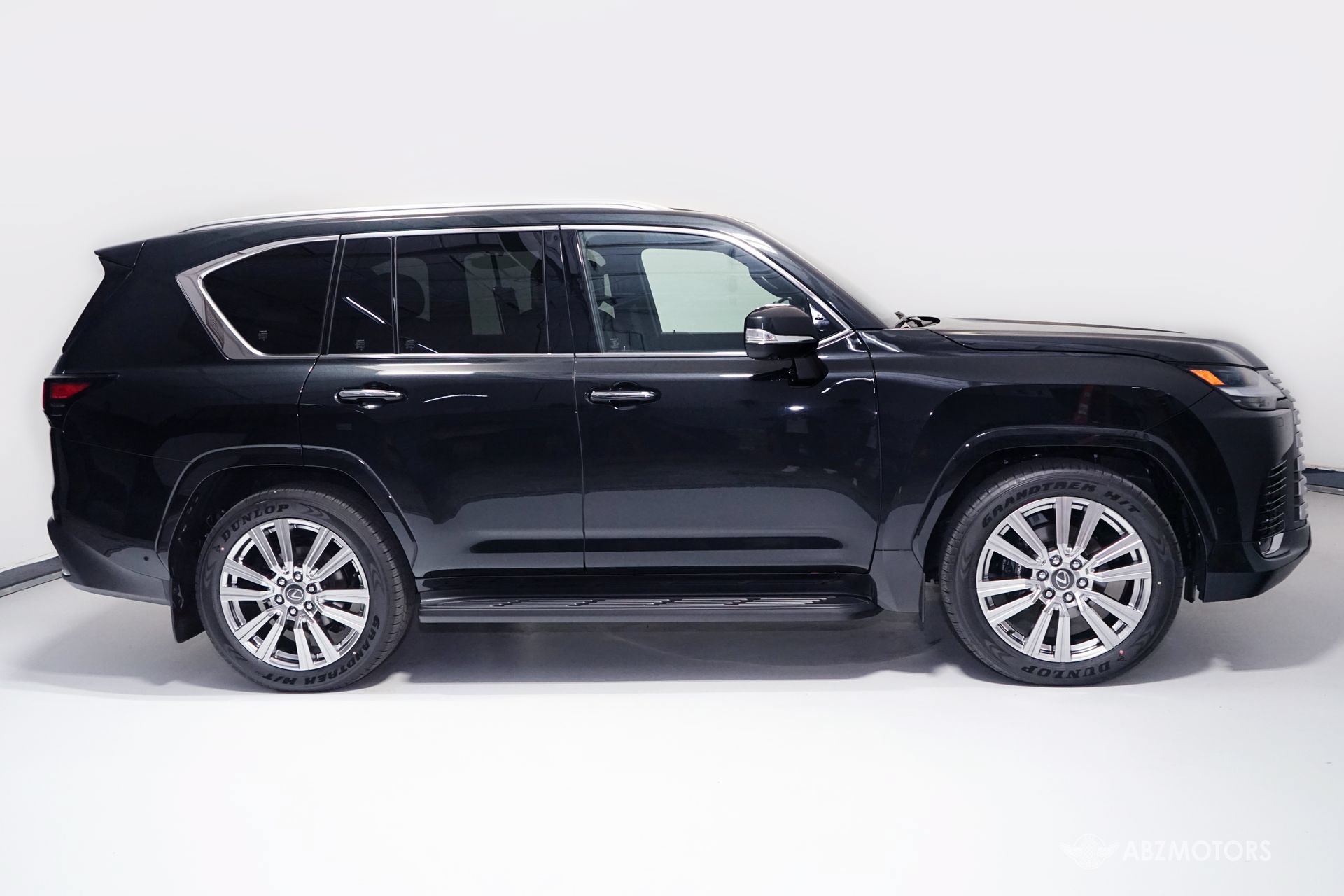 Used 2026 Lexus LX 700h Ultra Luxury w/ Accessory Package (Z1) AWD/4WD image 3