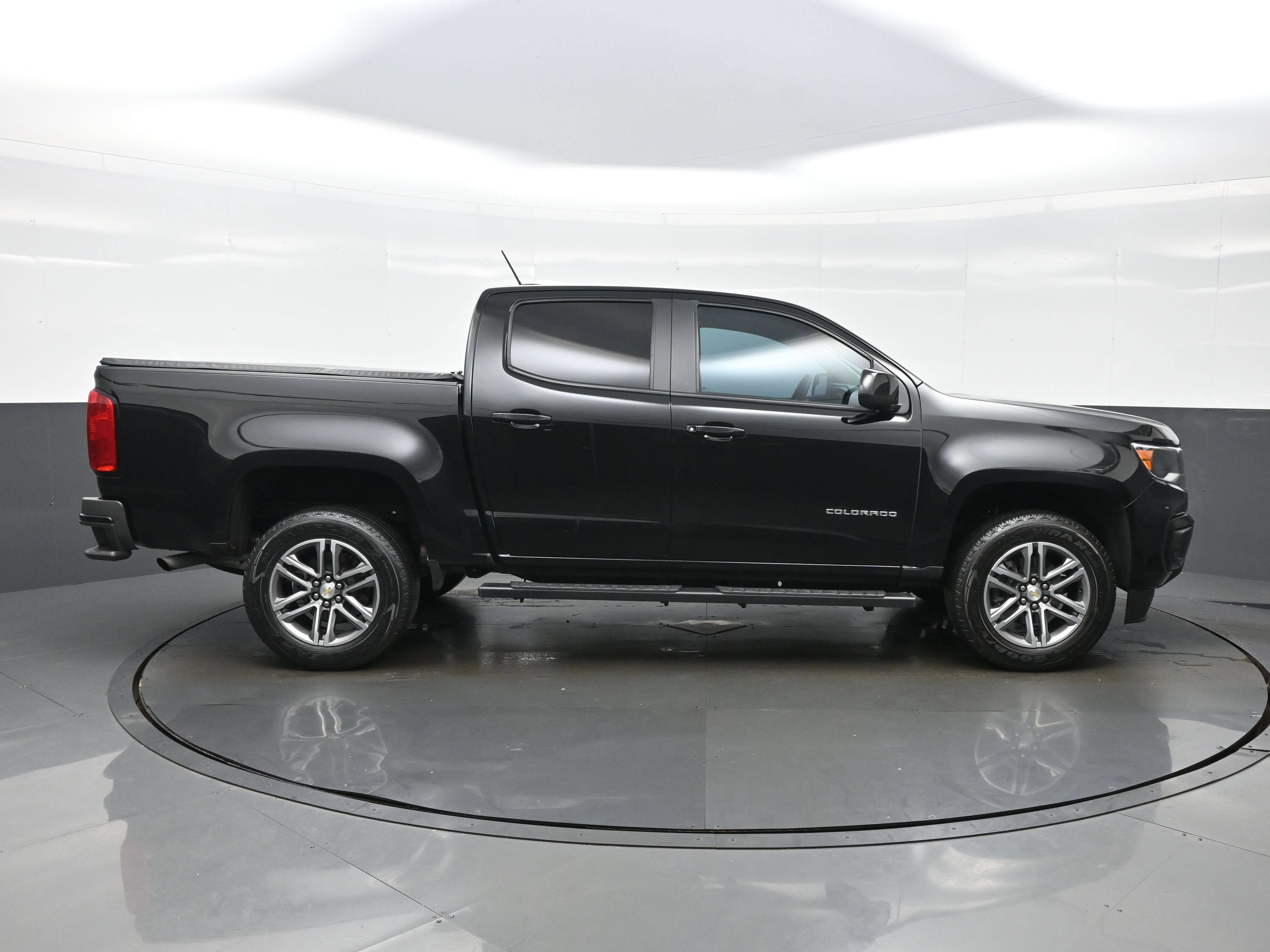 Used 2022 Chevrolet Colorado W/T w/ Custom Special Edition RWD image 7