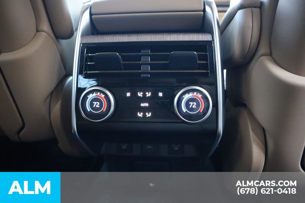 Used 2024 Land Rover Range Rover SE image 32