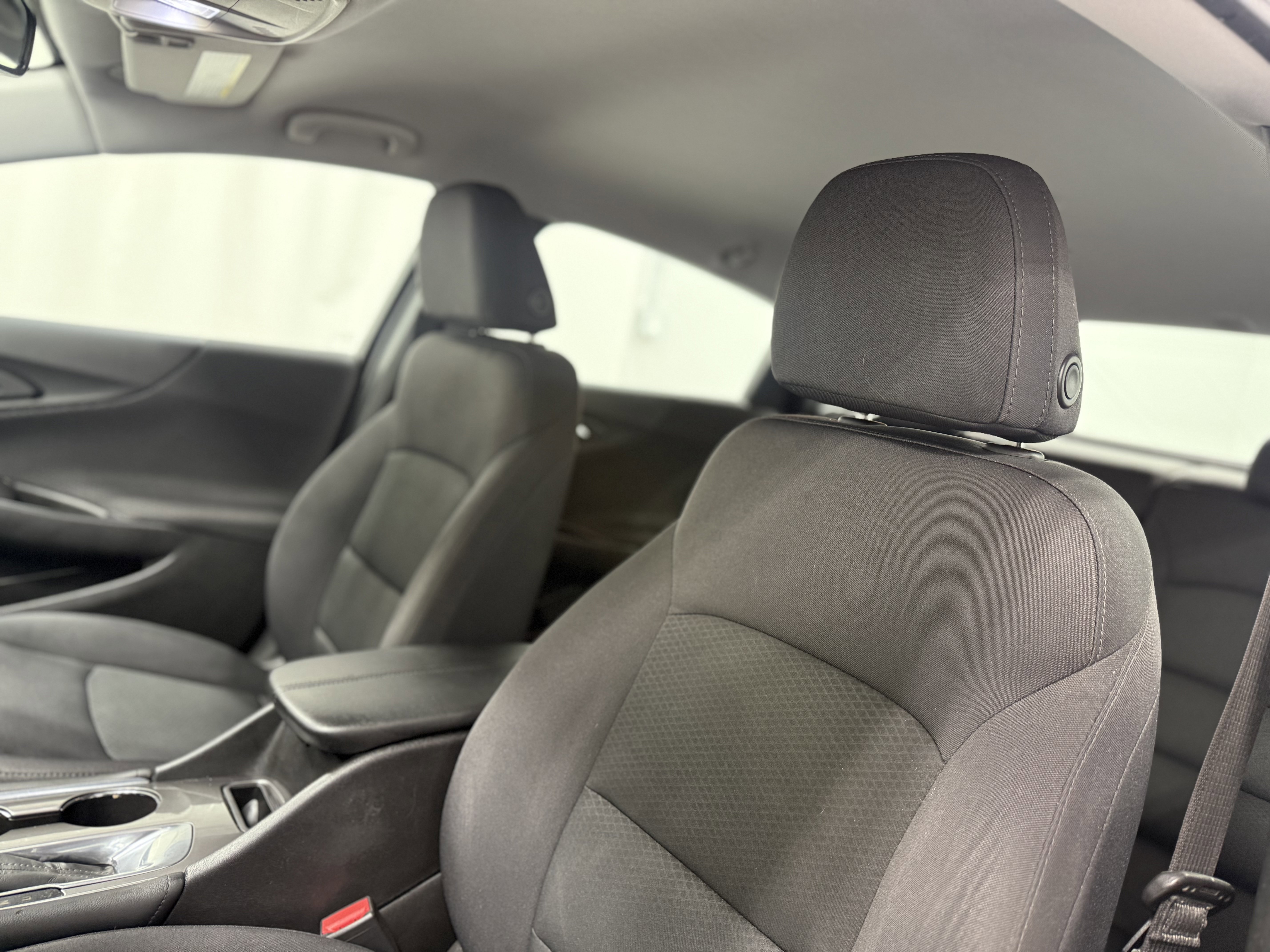 Used 2017 Chevrolet Malibu LT image 14