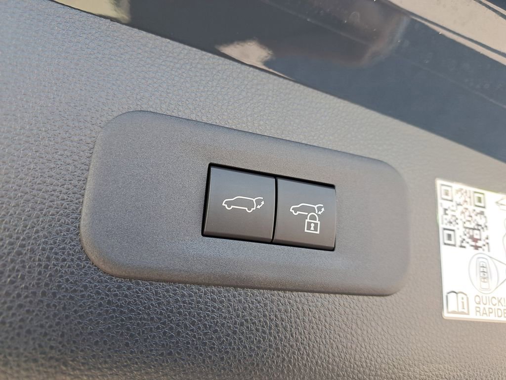 Certified 2025 Toyota Crown Signia image 7