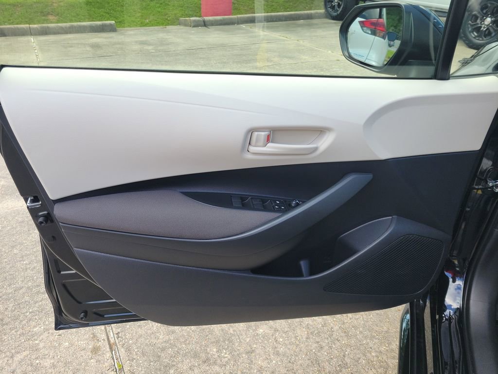 Used 2026 Toyota Corolla LE w/ LE Premium Package FWD image 12