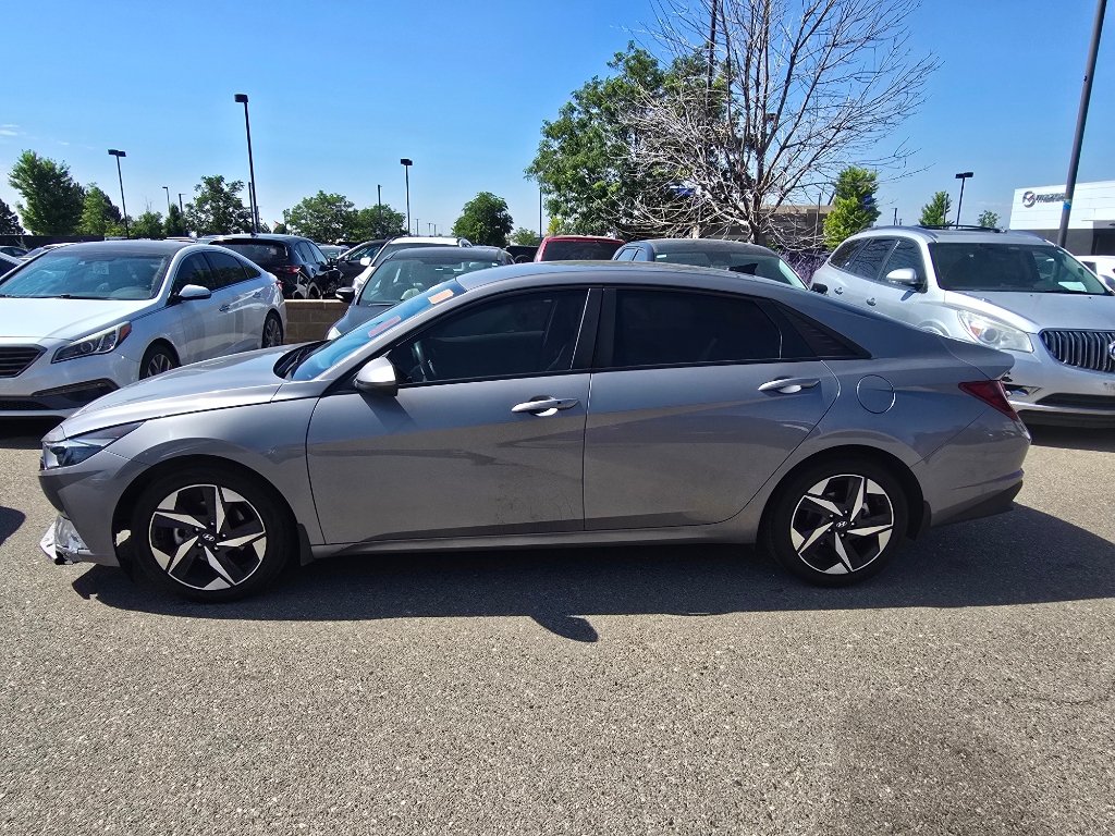 Used 2023 Hyundai Elantra SEL w/ Convenience Package FWD image 12