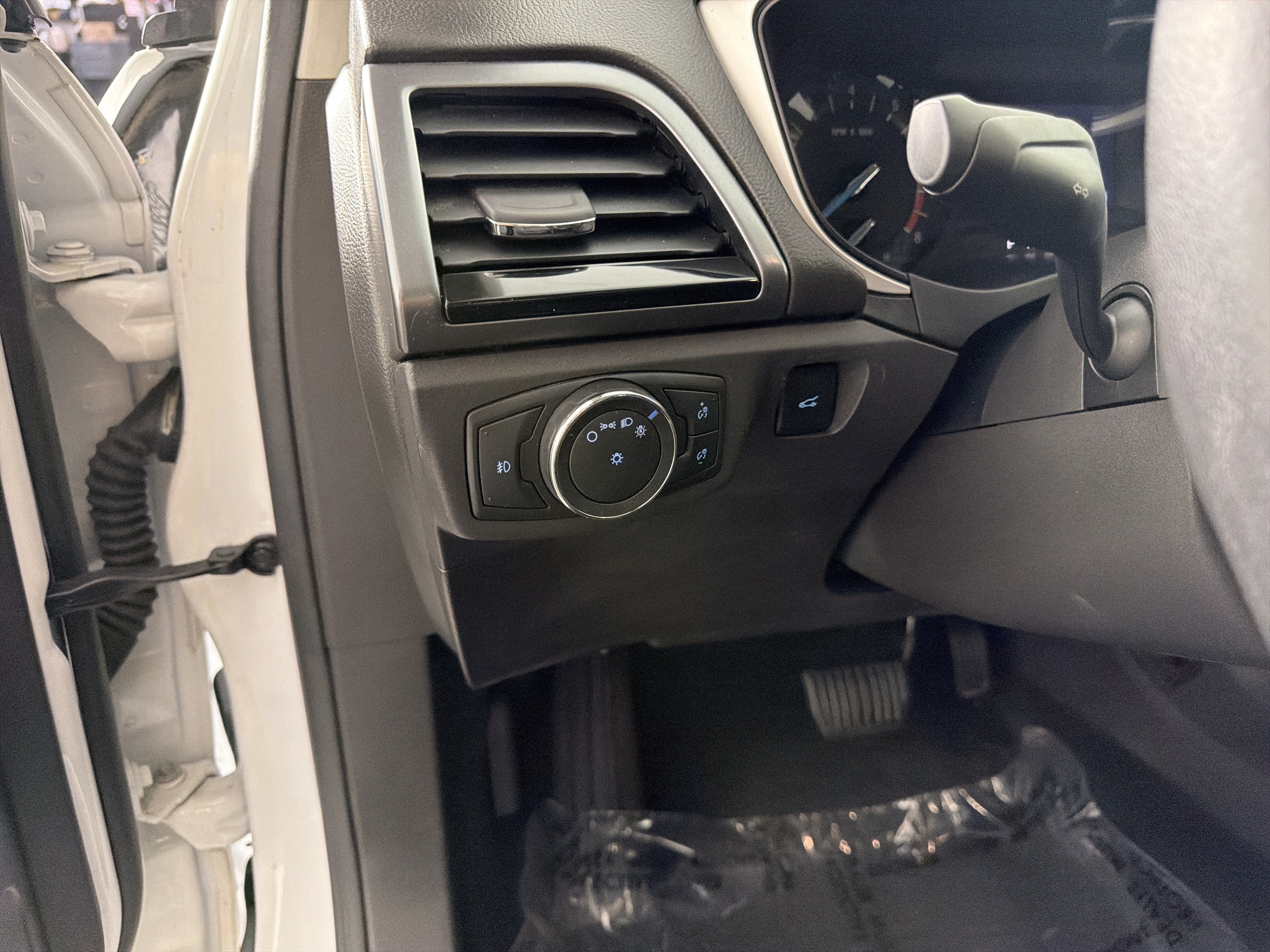 Used 2013 Ford Fusion SE FWD image 15