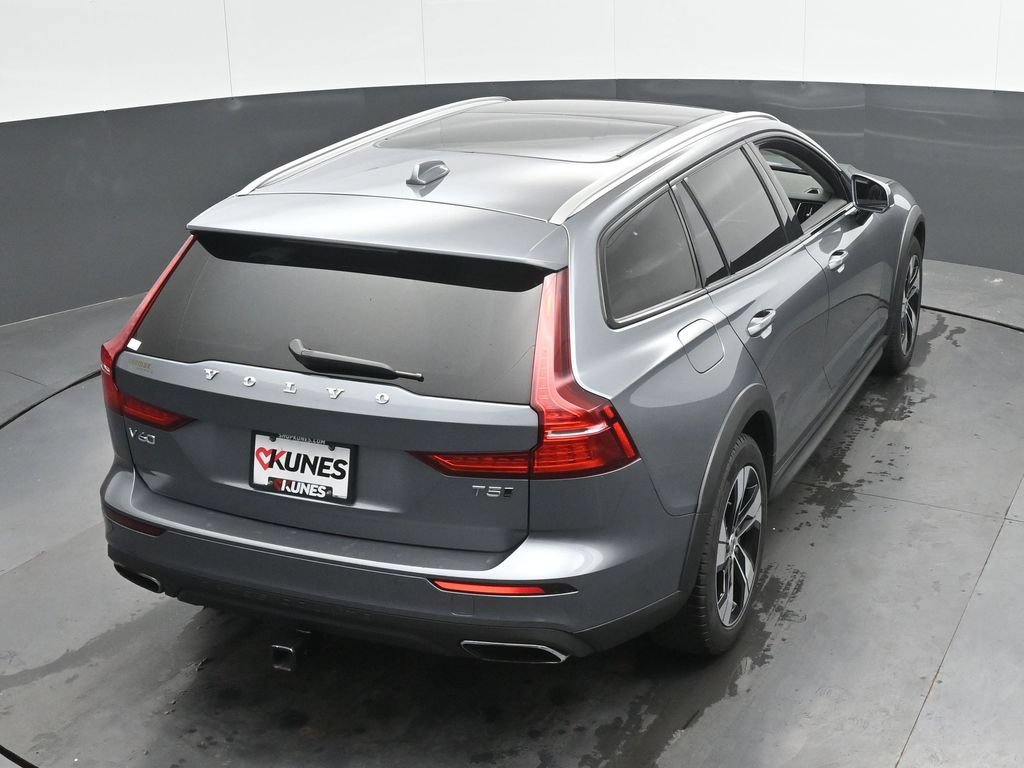 Used 2020 Volvo V60 T5 Cross Country w/ Protection Package AWD/4WD image 13