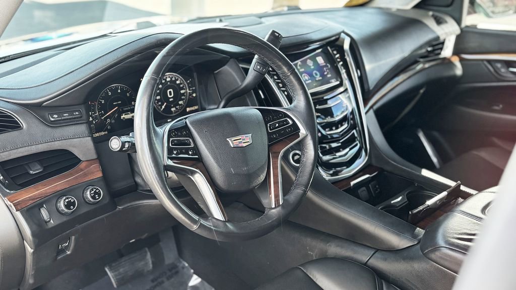 Used 2015 Cadillac Escalade Premium AWD/4WD image 2