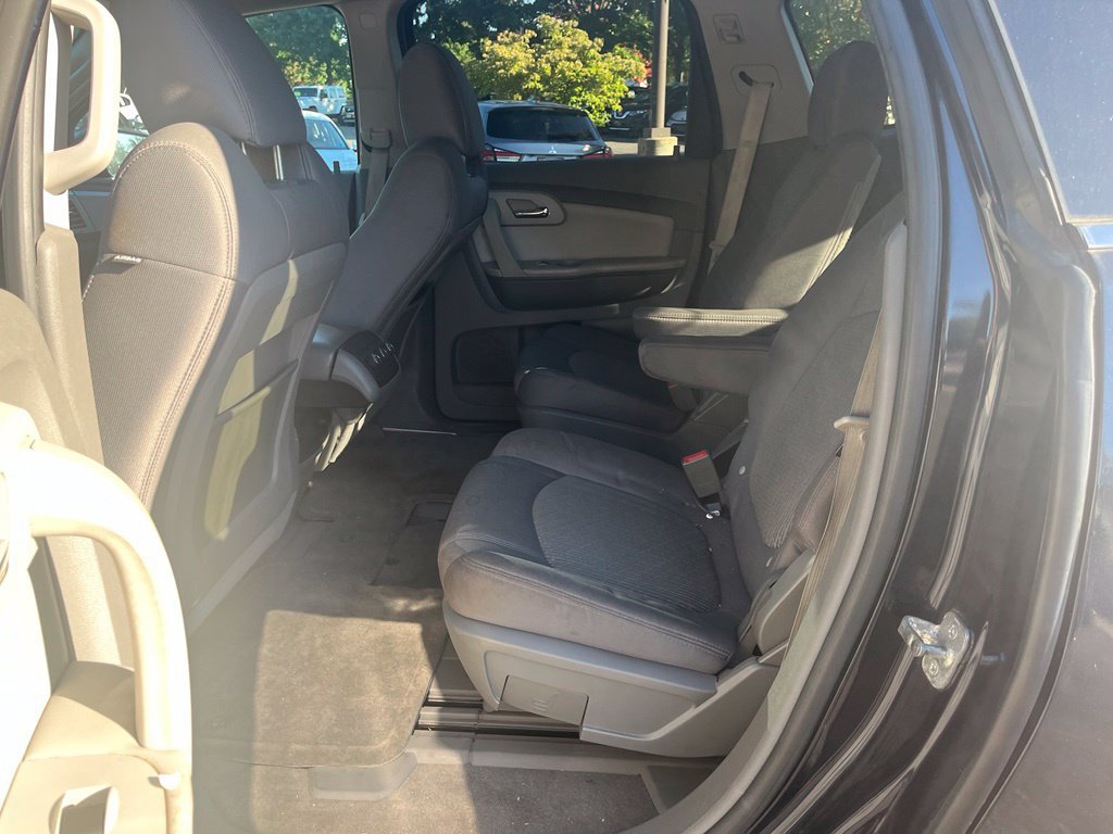 Used 2011 Chevrolet Traverse LT w/ Personal Connectivity Package FWD image 18