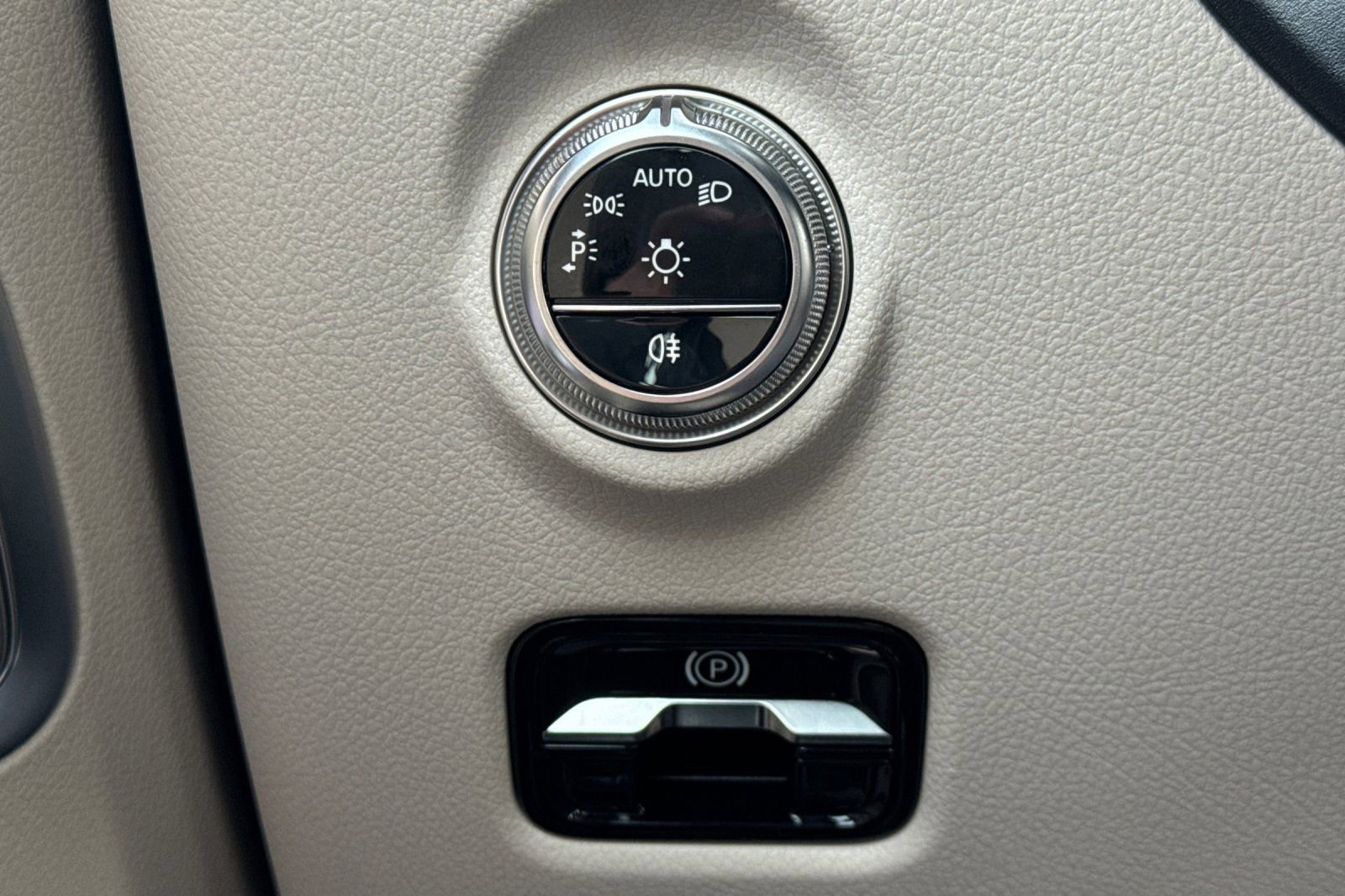 New 2026 Mercedes-Benz C 300 Sedan image 29