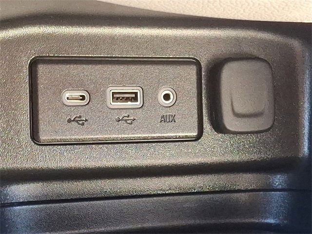 Used 2023 Chevrolet Equinox LT w/ Driver Convenience Package image 21