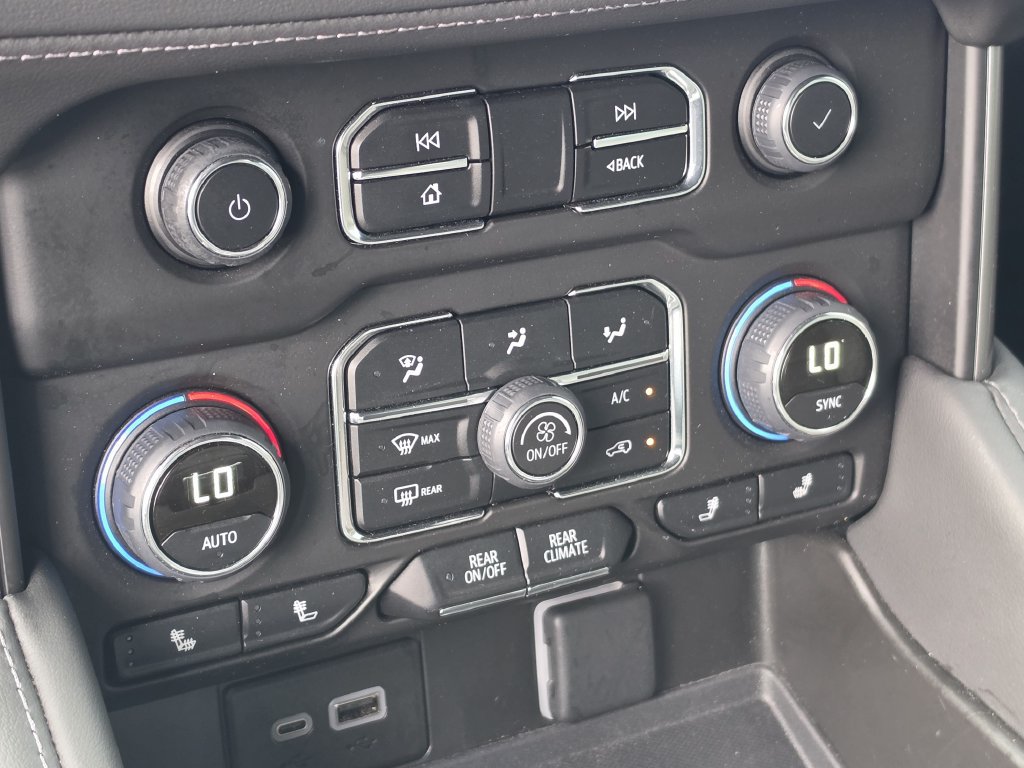 Used 2024 Chevrolet Tahoe LT RWD image 19