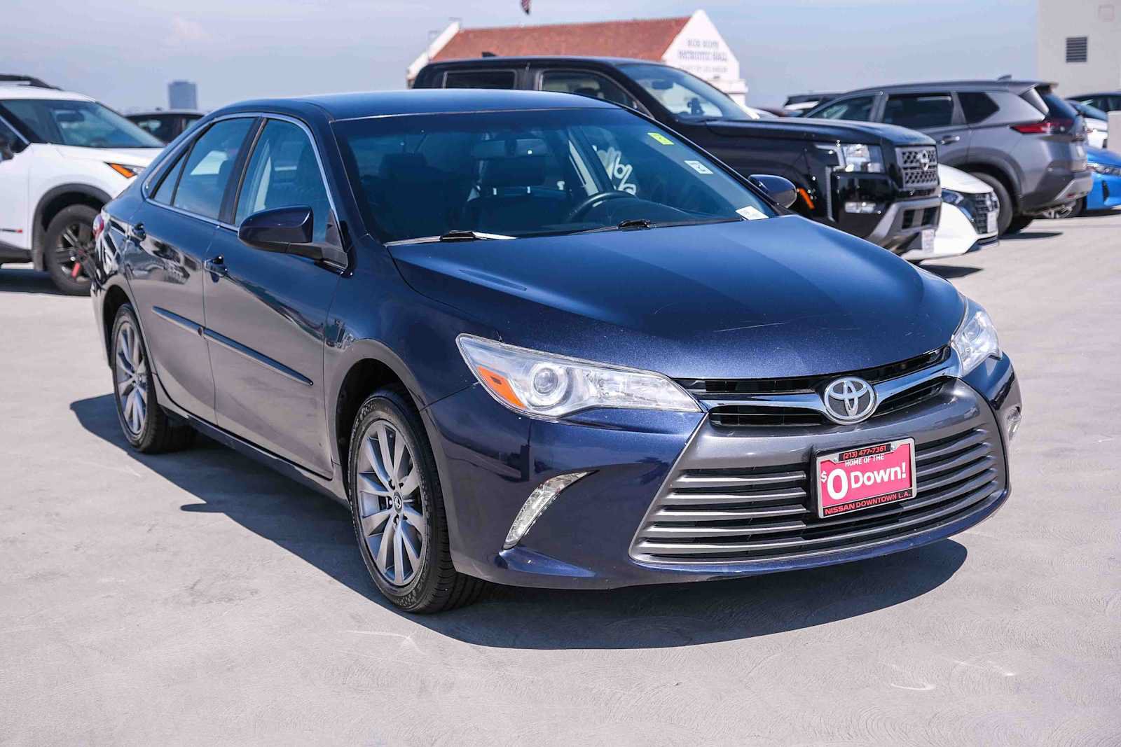 Used 2017 Toyota Camry XLE w/ Convenience Package FWD image 3