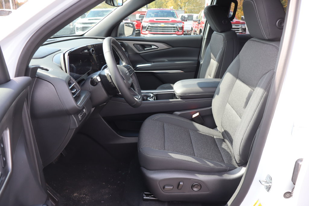 New 2027 Chevrolet Traverse LT w/ Midnight/Sport Edition AWD/4WD image 5