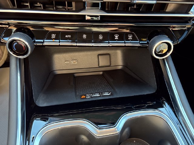 New 2027 Chevrolet Traverse LT AWD/4WD image 18