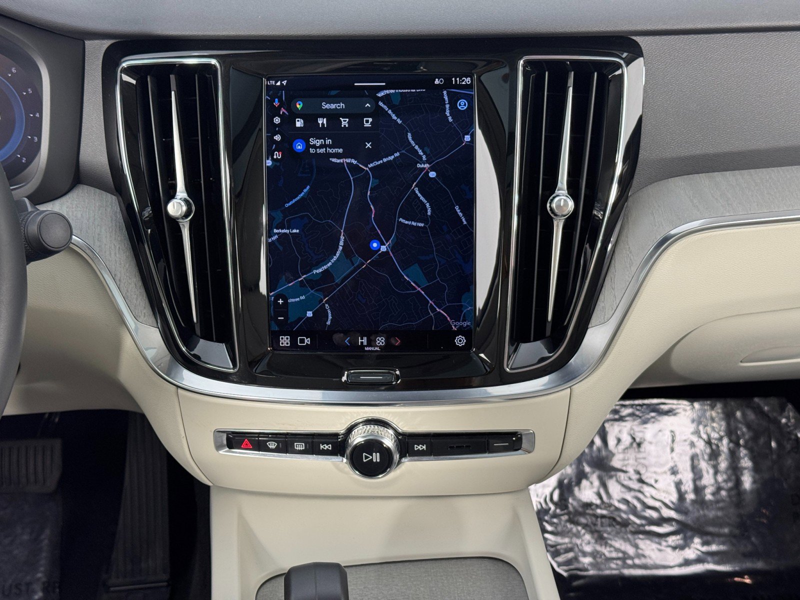 Used 2024 Volvo S60 B5 Plus w/ Protection Package Premier image 24