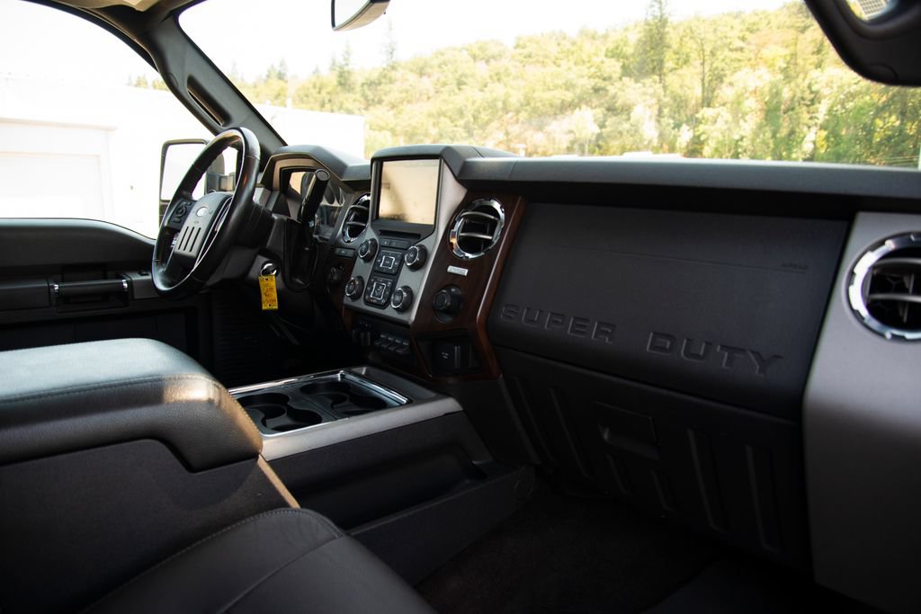 Used 2016 Ford F250 Lariat w/ Lariat Ultimate Package AWD/4WD image 18