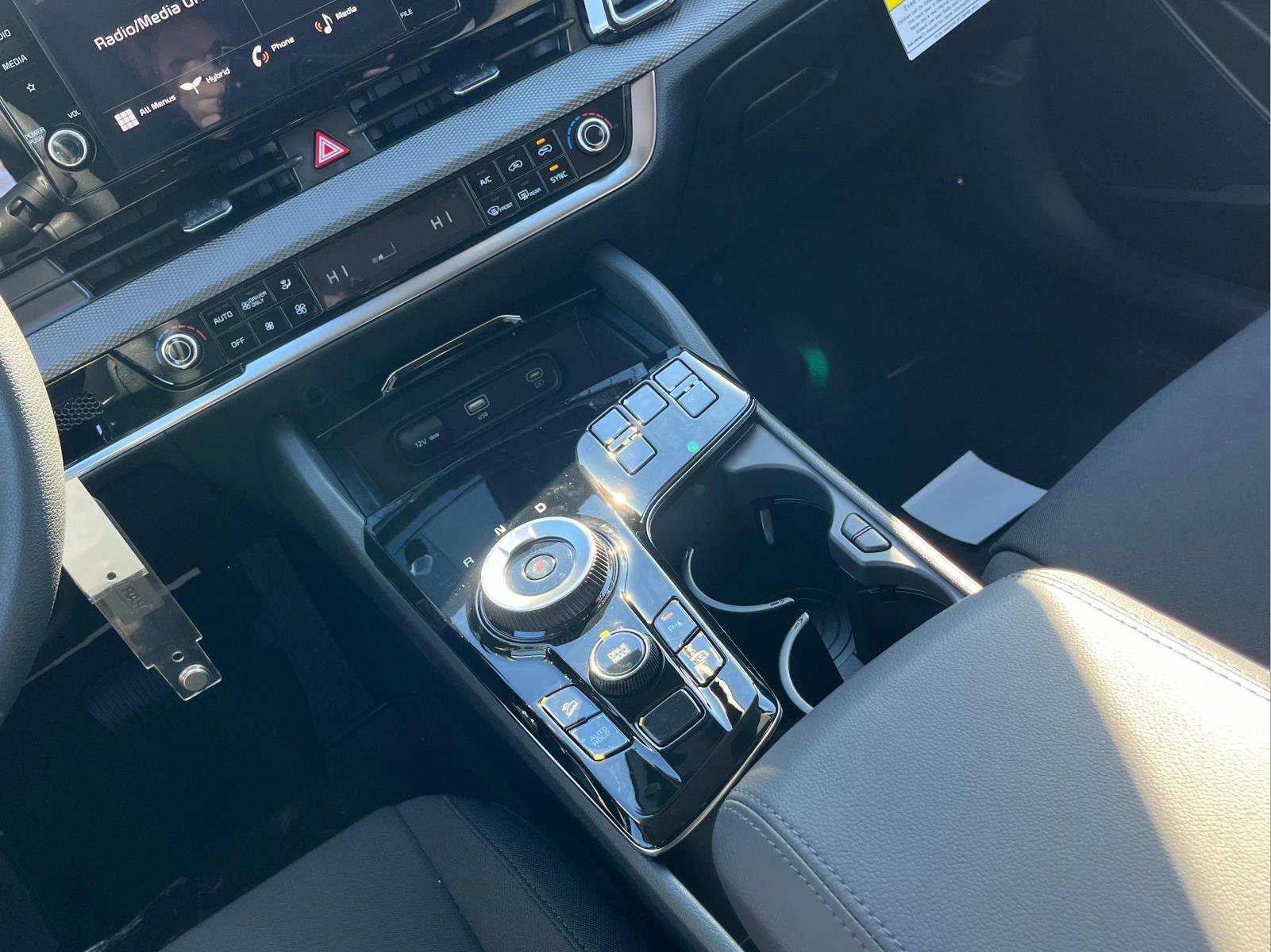New 2025 Kia Sportage LX image 16