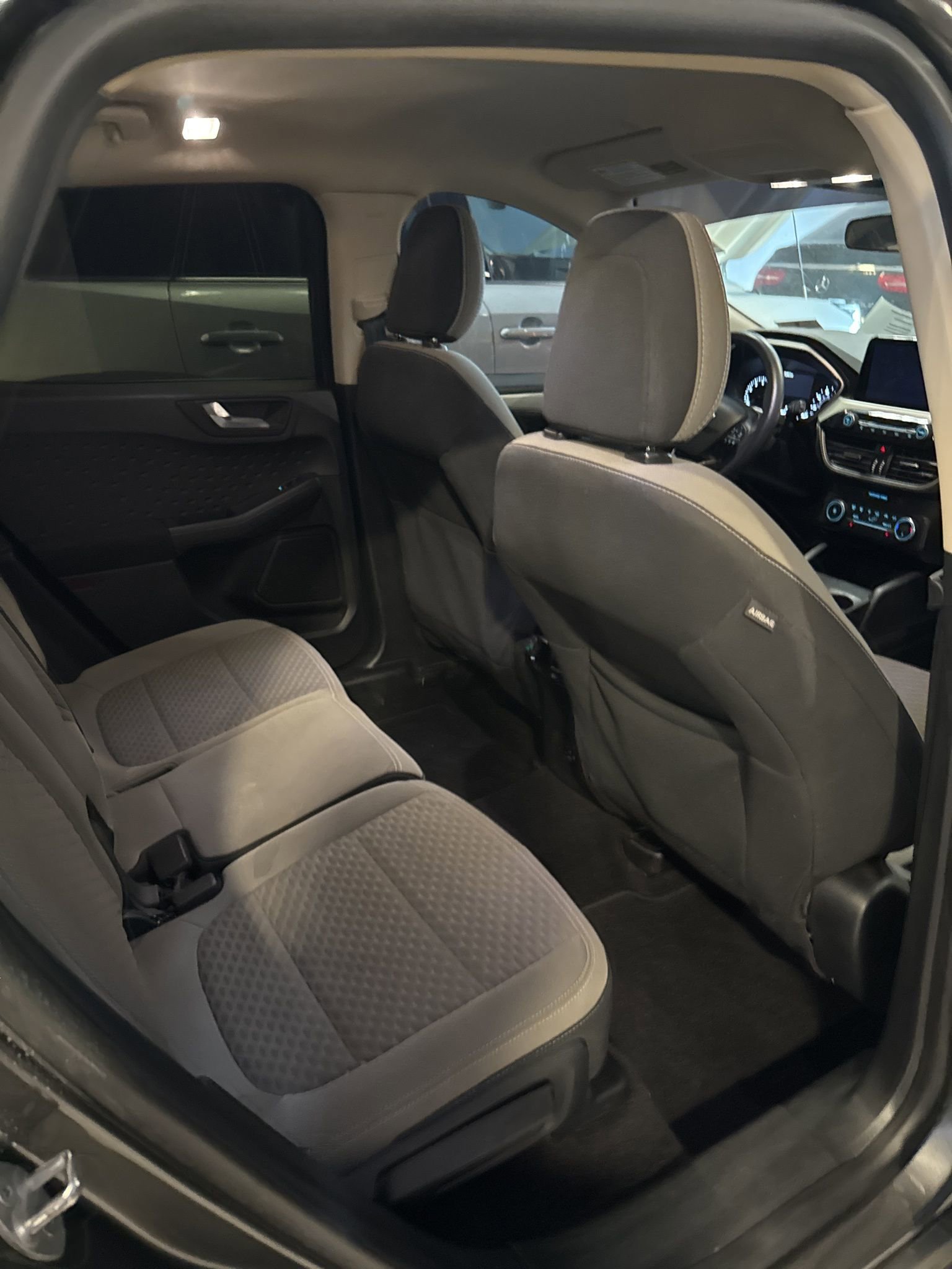 Used 2020 Ford Escape SE image 14