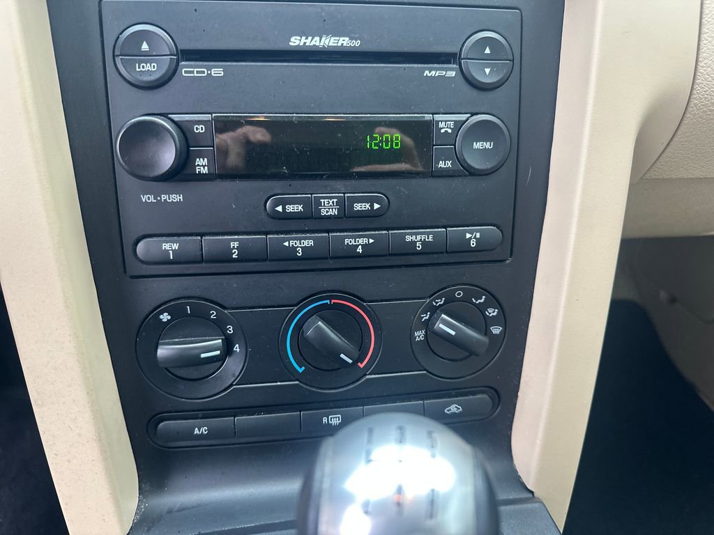 Used 2007 Ford Mustang Deluxe image 18