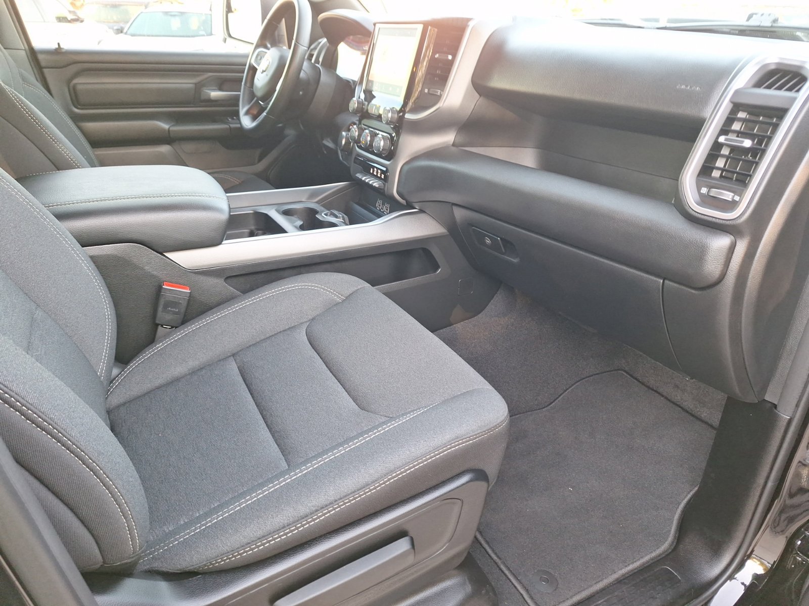 Used 2026 RAM 1500 Express AWD/4WD image 31