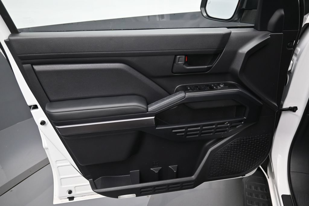 Certified 2025 Toyota 4Runner SR5 AWD/4WD image 10